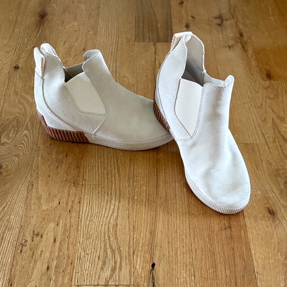 Sorel White and Tan Sneakers